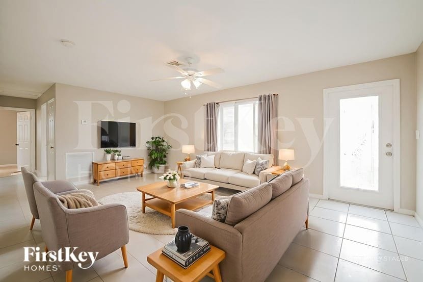 Building Photo - 22 Willow St