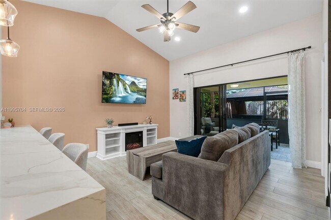 Building Photo - 4220 Grove Park Ln