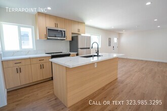 Building Photo - 1034 Westmoreland Ave