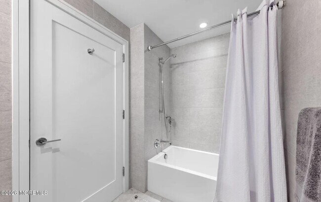 Building Photo - 15 Morris Ave