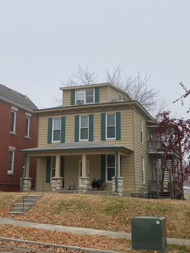 Building Photo - 138 E Kansas Ave Apt. A