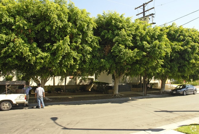 Building - Curson II Apartments