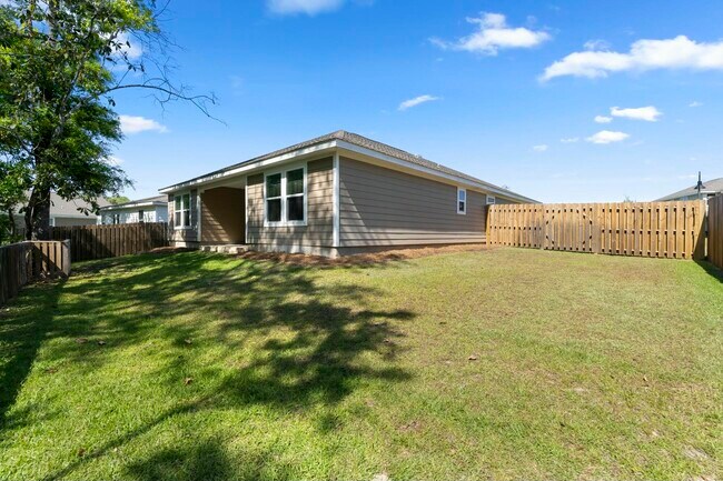 Building Photo - 610 Riverwalk Cir