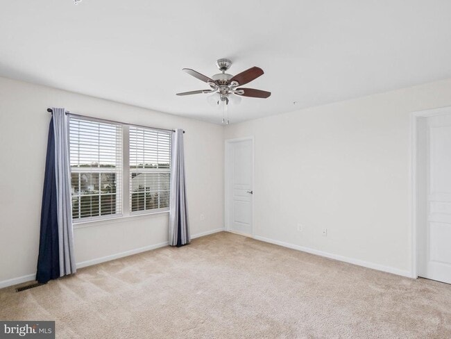 Building Photo - 43824 Royal Fern Ln