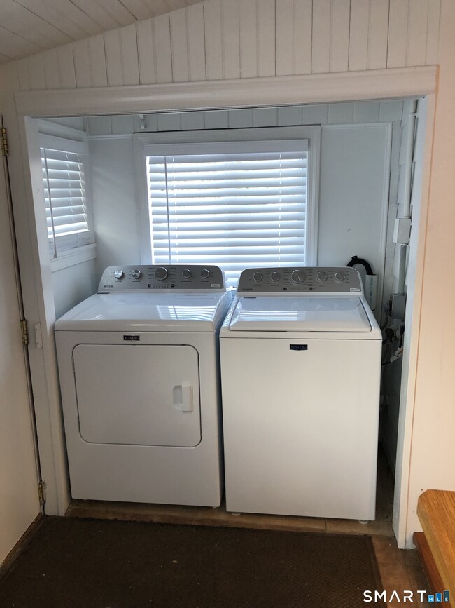 Building Photo - 159 Purdy Hill Rd