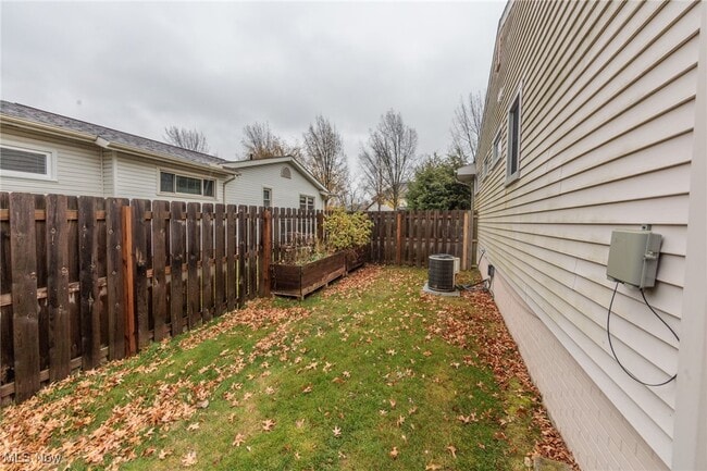 Building Photo - 2500 Deborah Dr