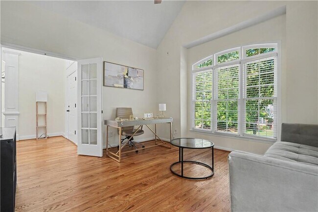 Building Photo - 4315 Rosemont Dr