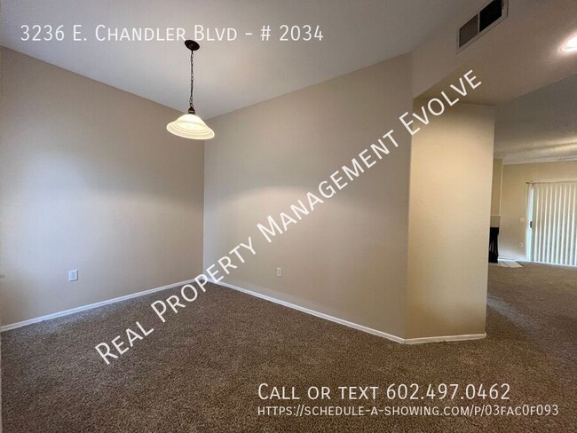 Building Photo - Awesome Phoenix Condo!