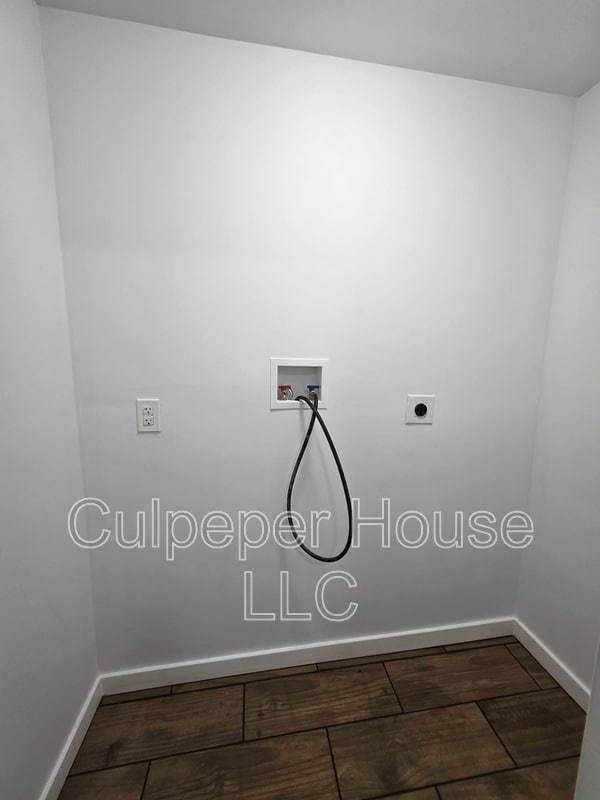 Building Photo - 3238 Van Fleet Pkwy