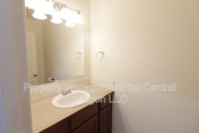 Building Photo - 3576 SW Pumice Ave