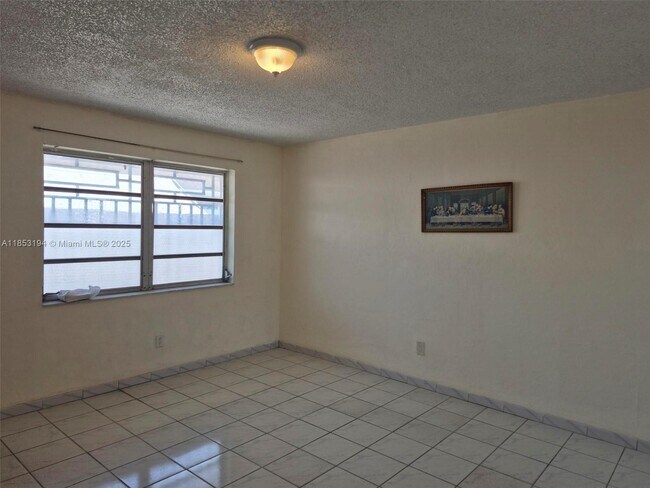 Building Photo - 641 W 30th St