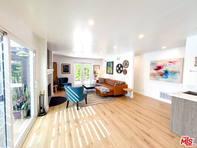 Building Photo - 4327 Cezanne Ave