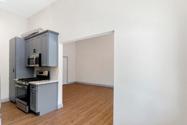 Building Photo - 1411 Encinal Ave - Studio | 1 bathroom