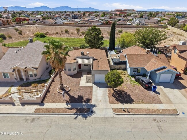 Building Photo - 12483 Tierra Dulce Dr
