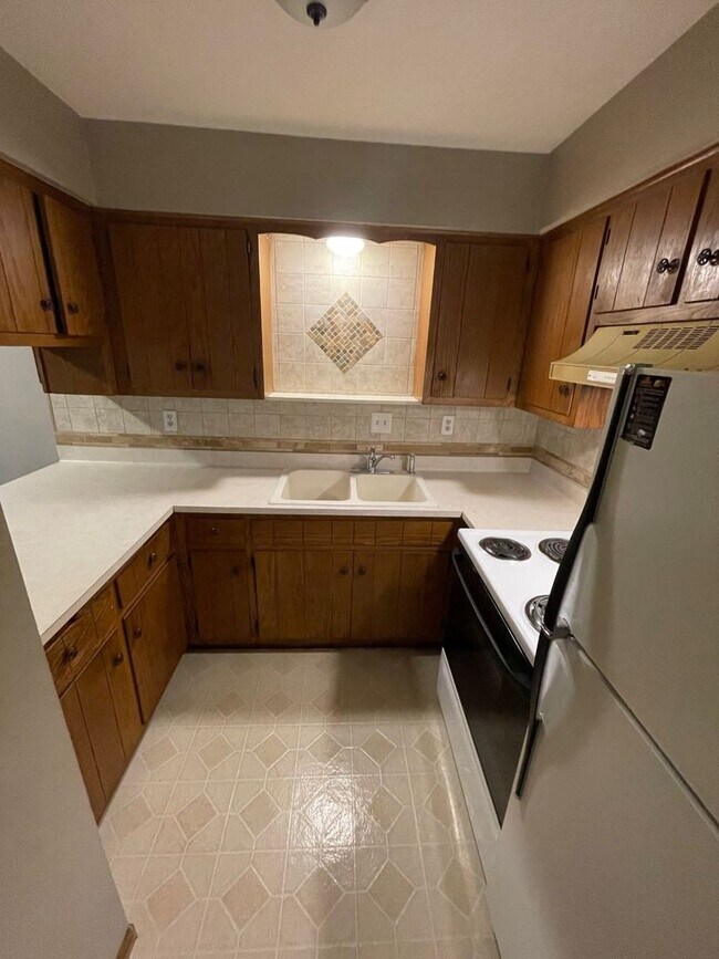 Interior Photo - 449 Dunbar Ave. 7 unit