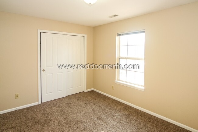 Building Photo - Coming Soon! Freshly Updated Fishers Home!