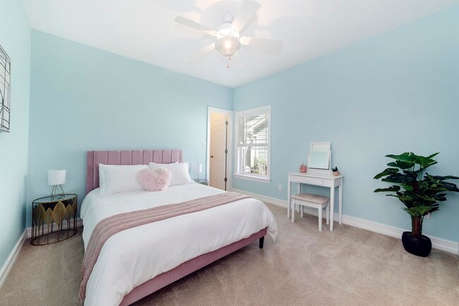 Building Photo - 5697 Burnside Cir