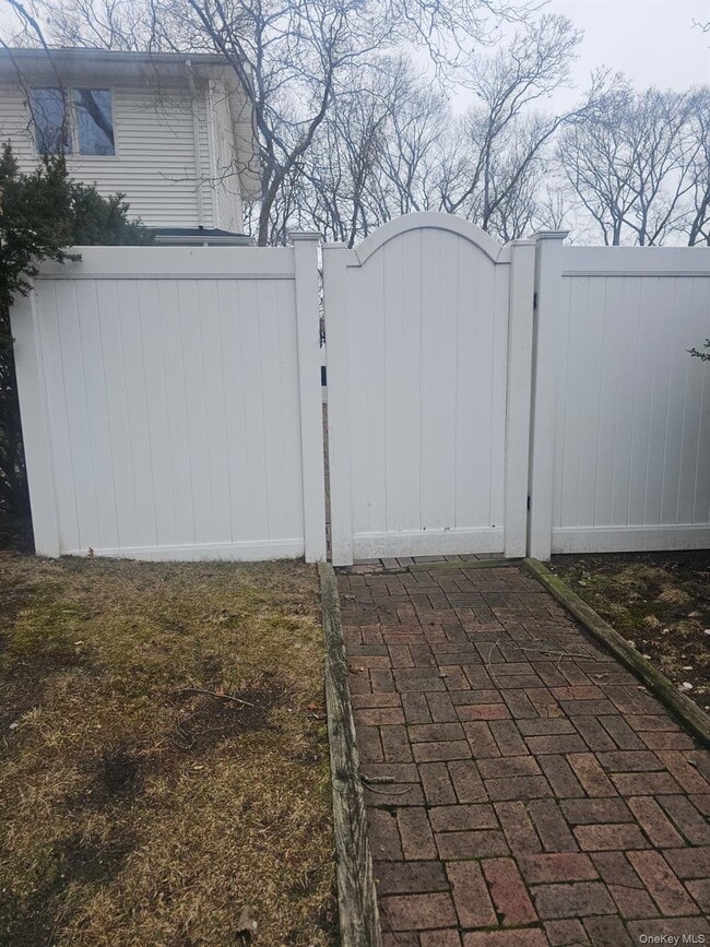 Building Photo - 31 Albermarle Ave