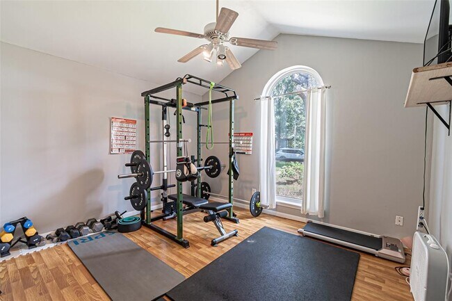 Building Photo - 5611 Winding Way Dr
