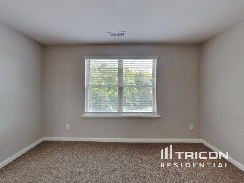 Building Photo - 239 Pamlico Dr