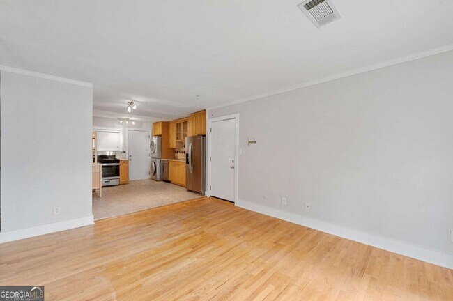 Building Photo - 866 Briarcliff Rd NE
