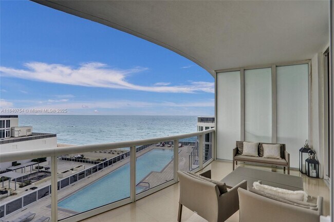 Building Photo - 15901 Collins Ave