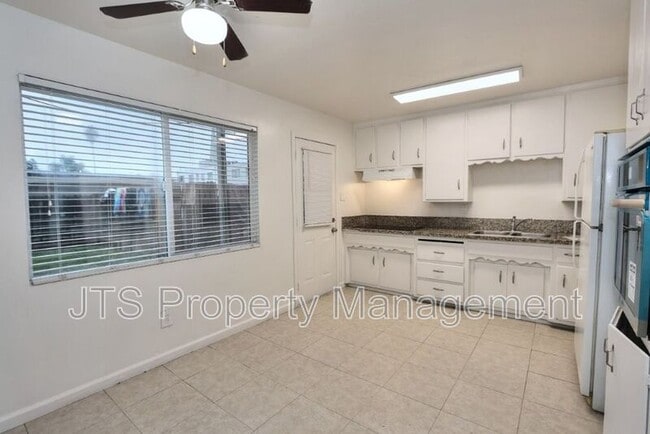 Building Photo - 2840 Sweet Way