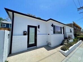 Building Photo - Modern Stylish Living in Great location!