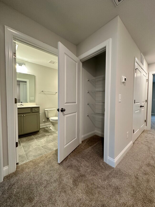 Level 3 bathroom - 579 Forestville Rd