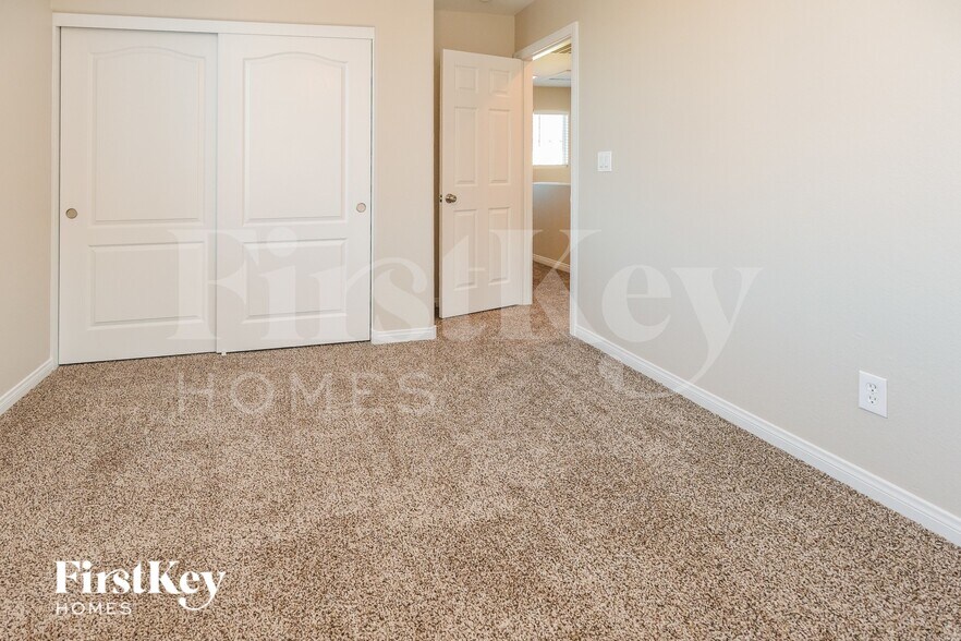 Building Photo - 215 Del Cira Ave