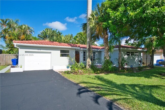 Primary Photo - 1419 N 16th Ct