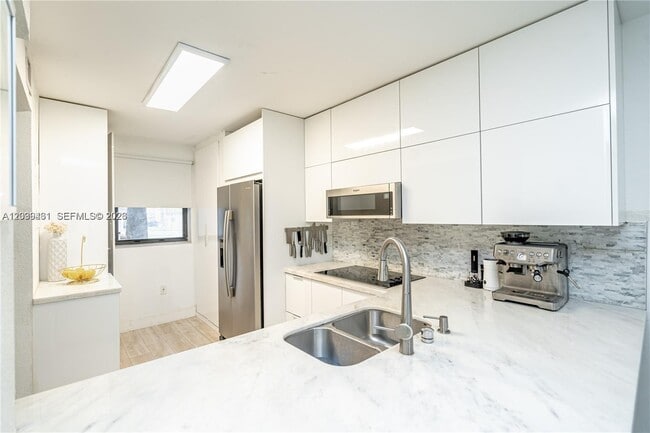Building Photo - 9856 Nob Hill Ln