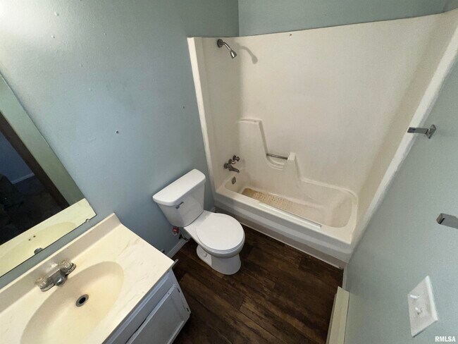 Building Photo - 107 Park View Ct