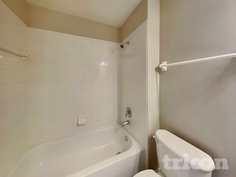 Building Photo - 24307 Satinwood Ct