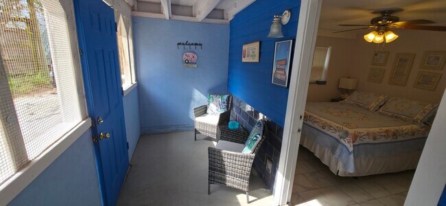 Building Photo - 1915 Avenue O 1/2