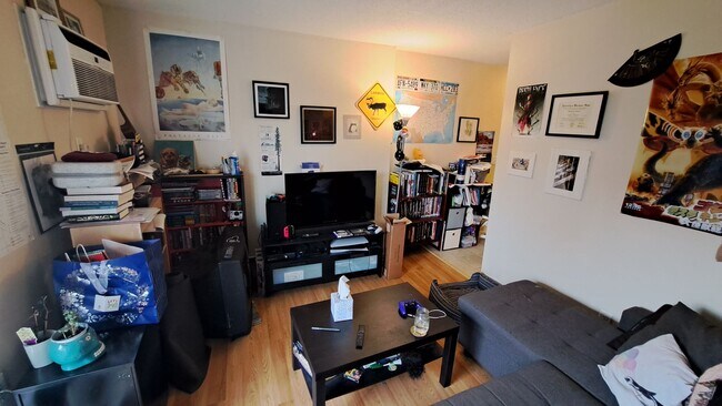 Building Photo - 1501