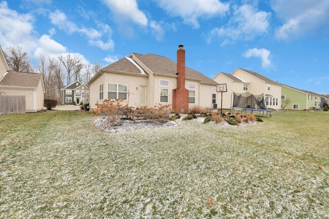 Building Photo - 3796 Village Club Dr