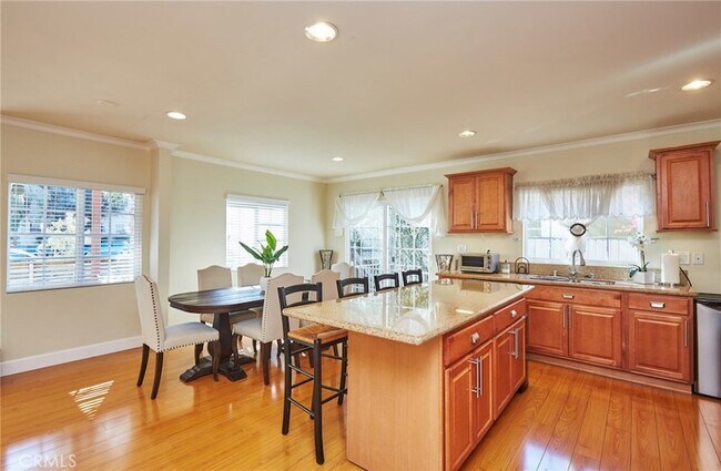 Building Photo - 17827 Burbank Blvd