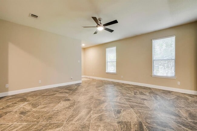 Building Photo - 2202 Ezra Ct