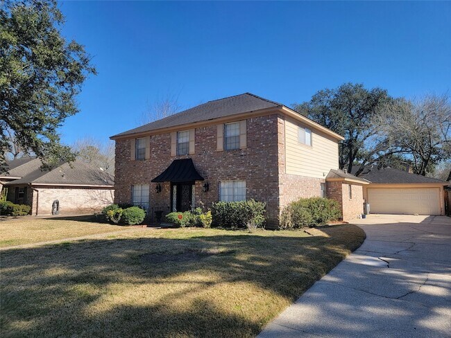 Building Photo - 4015 Chapel Square Dr