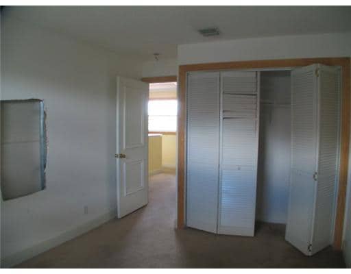 Building Photo - 1401 Cypress Way W