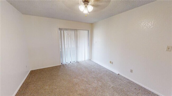Building Photo - 1202 Thorpe Ln