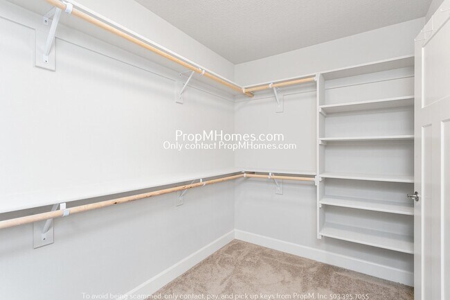 Building Photo - Luxury 5-Bedroom Home in South Cooper Mountain!