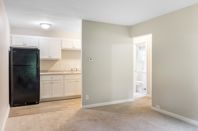 Building Photo - 3140 S 48th St