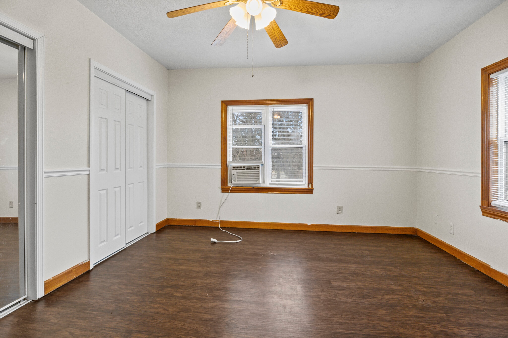 Building Photo - 2219 S Elm St