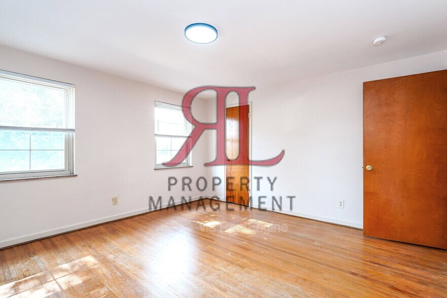 Building Photo - 1799 Kings Ct