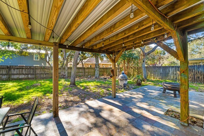 Building Photo - 1174 Bay Ct
