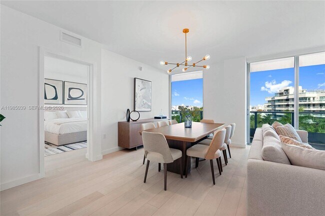 Building Photo - 9201 E Bay Harbor Dr