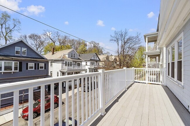 Building Photo - 59 Clarendon Ave