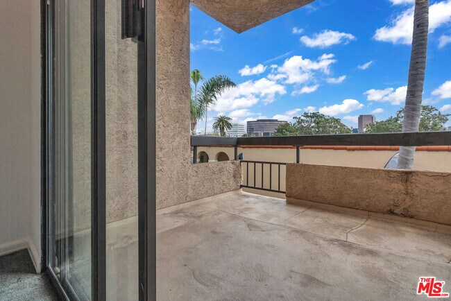 Building Photo - 8642 Gregory Wy